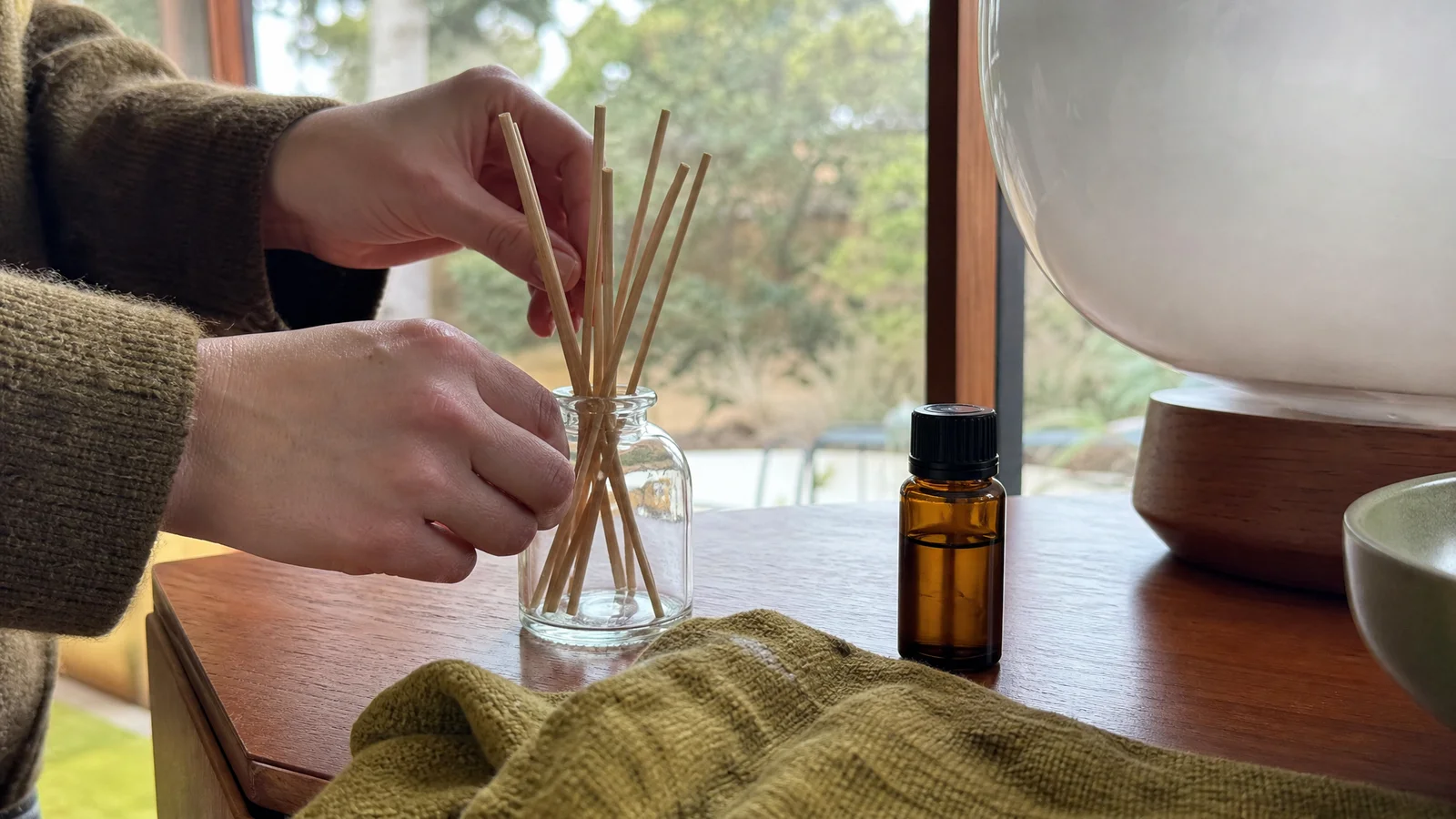 DIY Reed Diffuser: Base Liquids, Fragrance Load and Safety