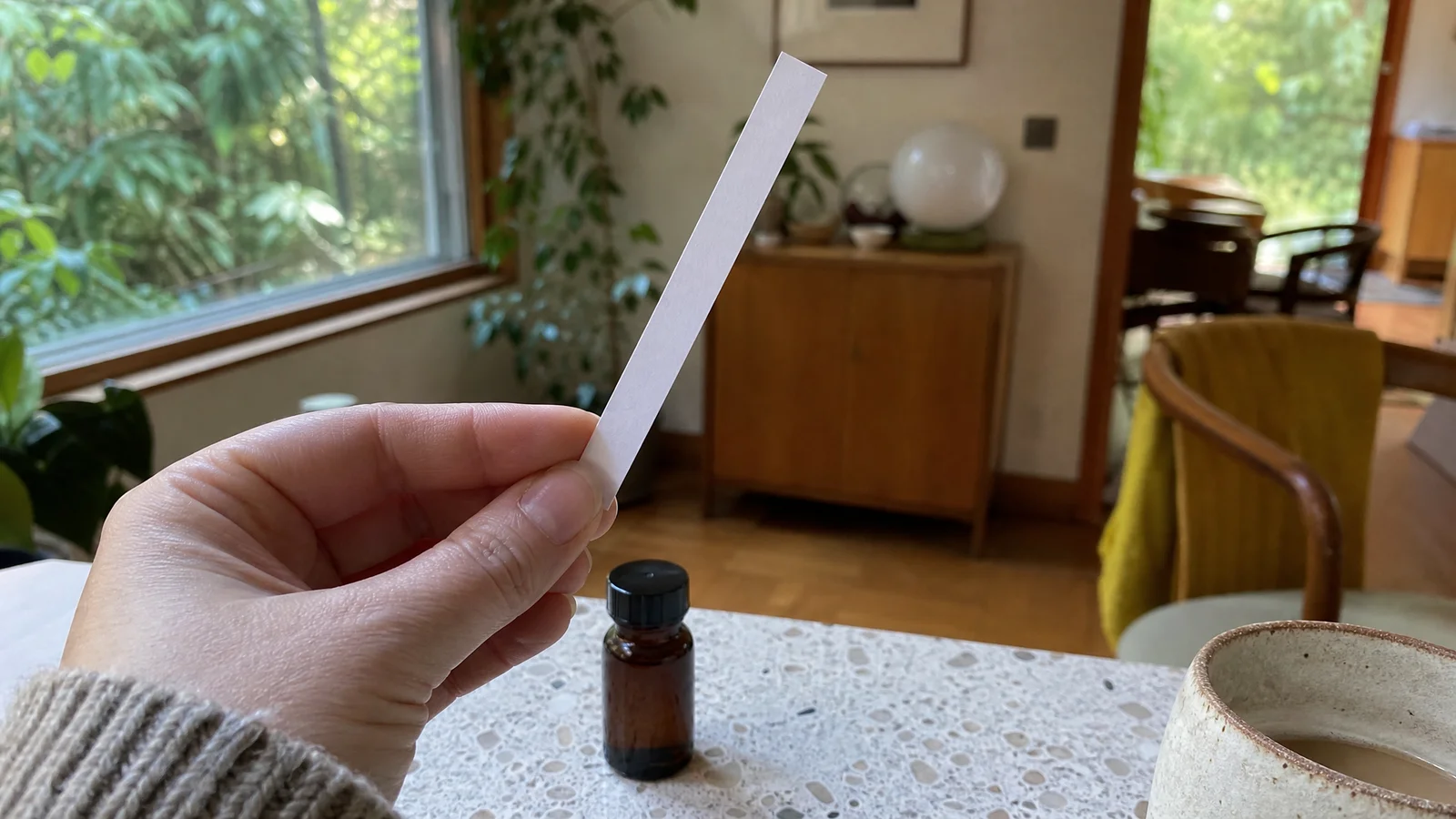 Natural Perfume Fixatives: What Actually Makes a Scent Last